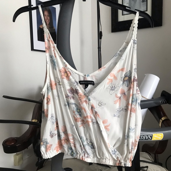 KENDALL + KYLIE Two Piece Floral Set - Picture 2 of 3